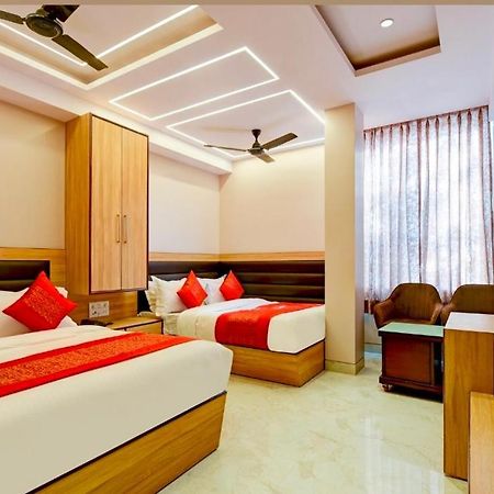 Hotel Express New Delhi Exterior photo