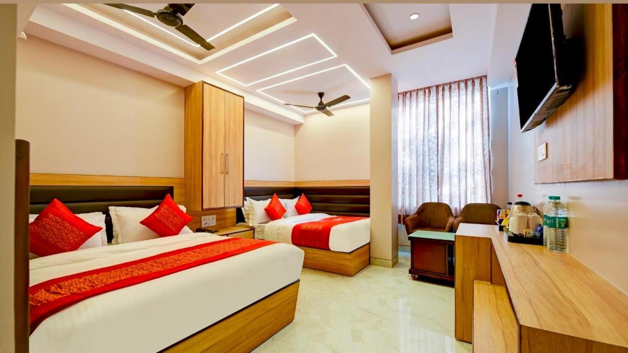 Hotel Express New Delhi Exterior photo