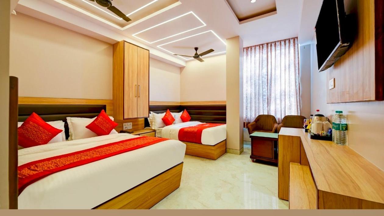 Hotel Express New Delhi Exterior photo