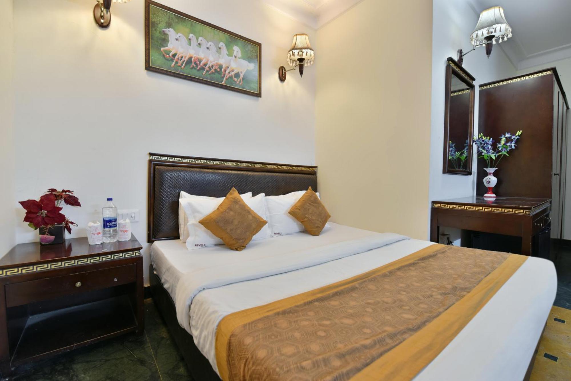 Hotel Express New Delhi Exterior photo