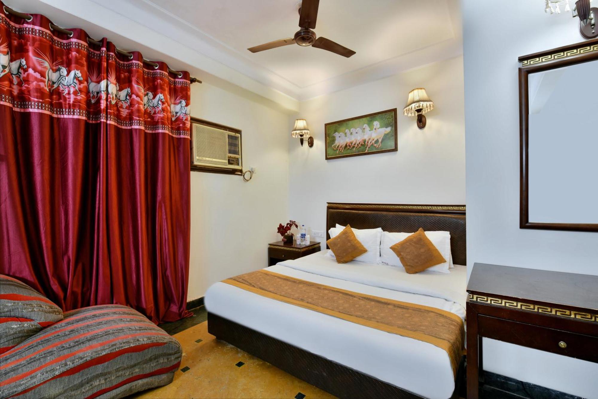 Hotel Express New Delhi Exterior photo