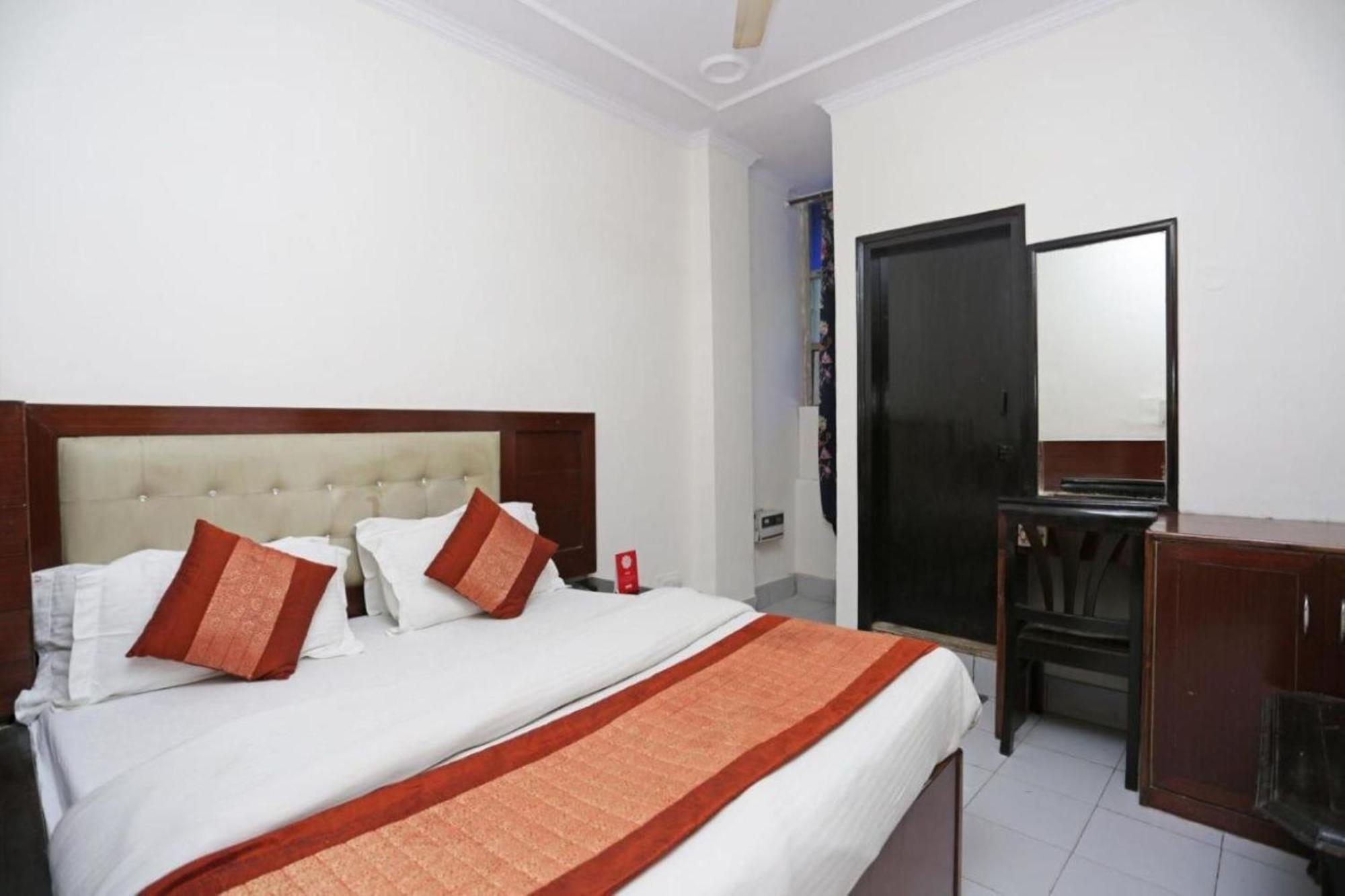 Hotel Express New Delhi Exterior photo