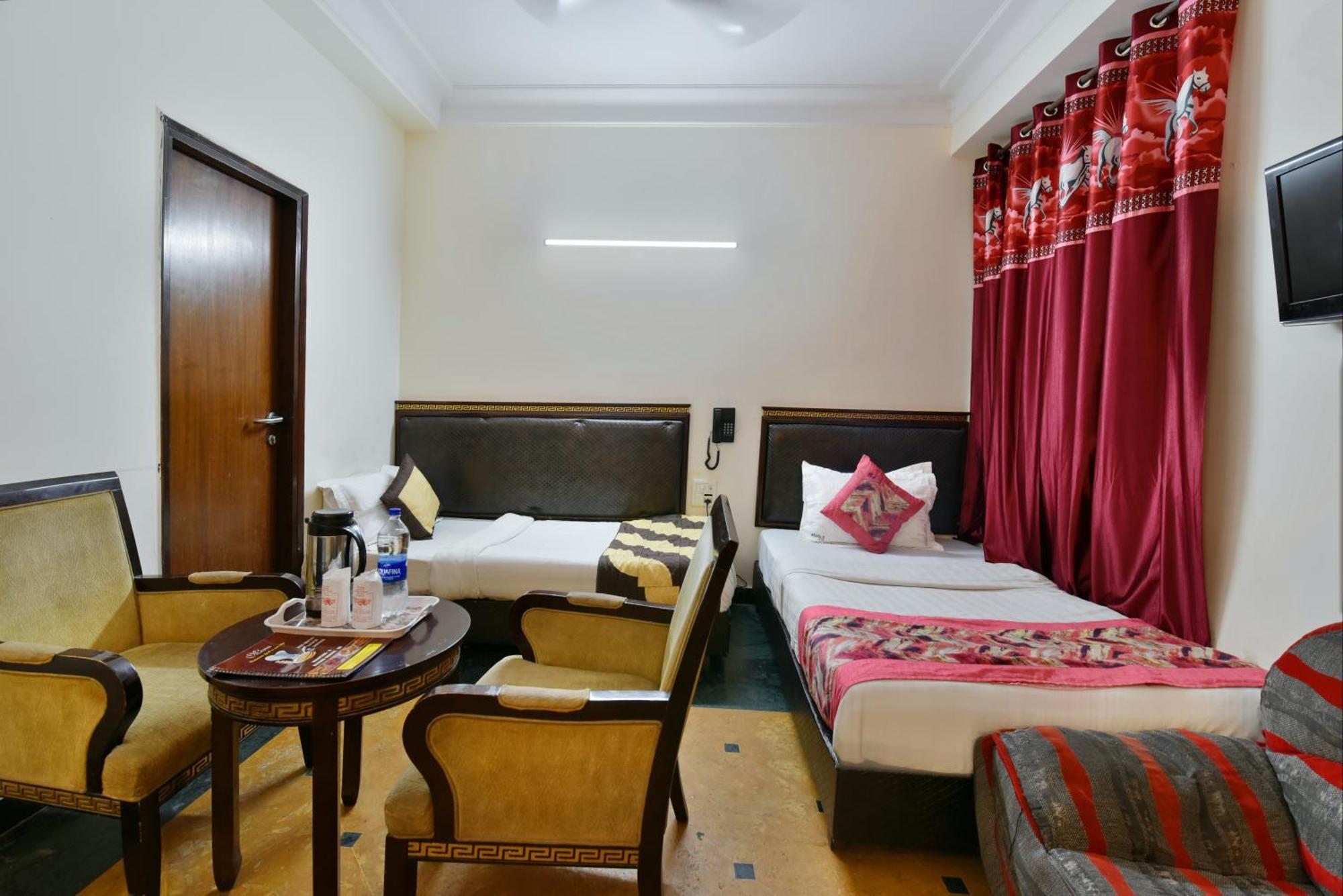 Hotel Express New Delhi Exterior photo
