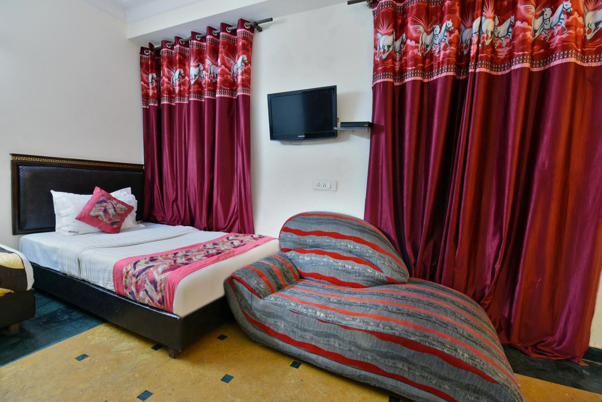 Hotel Express New Delhi Exterior photo